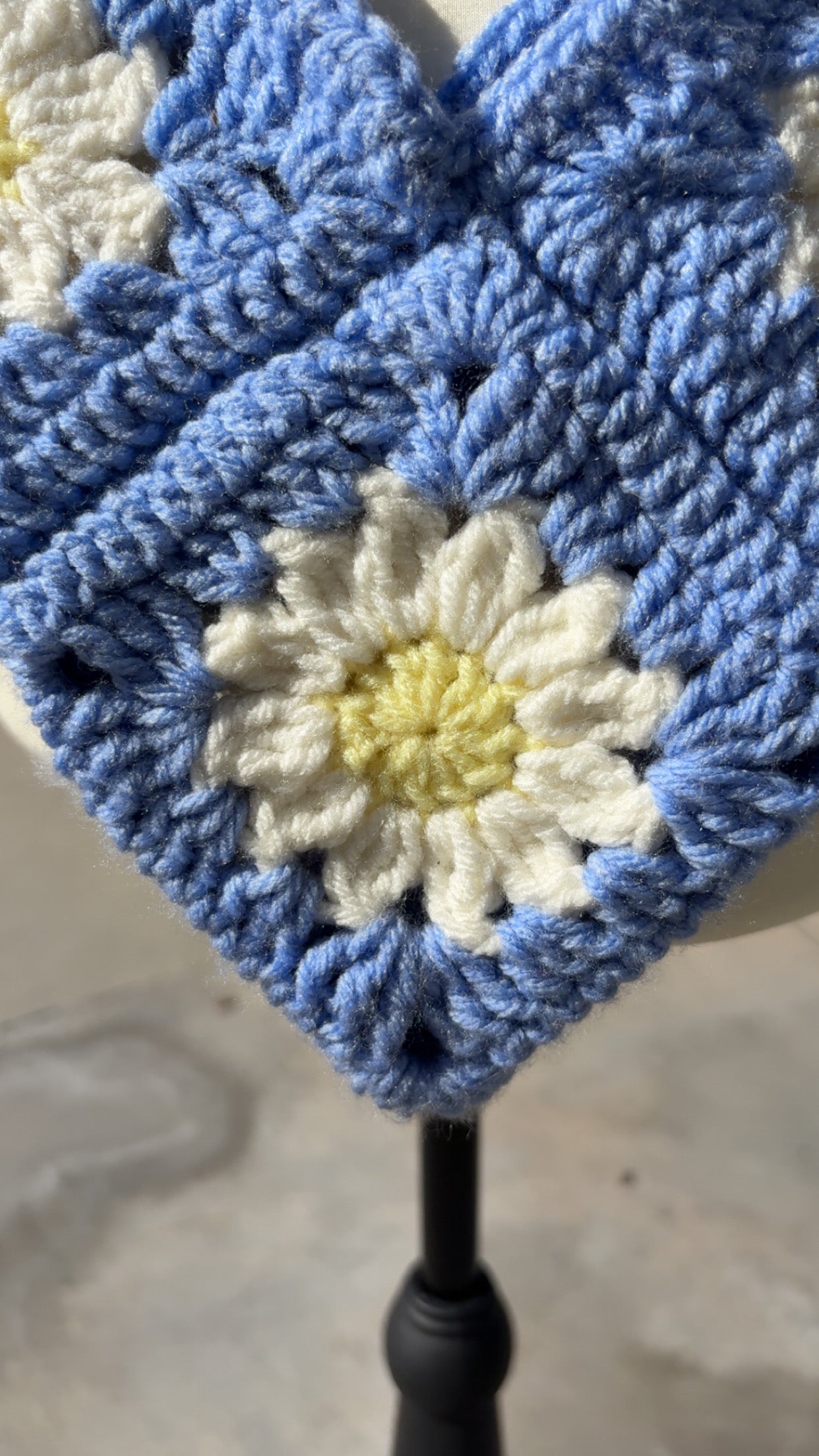 Daisy heart shaped bag